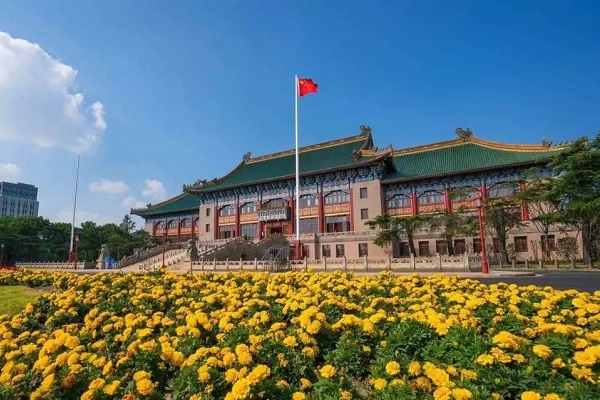 上海体育学院